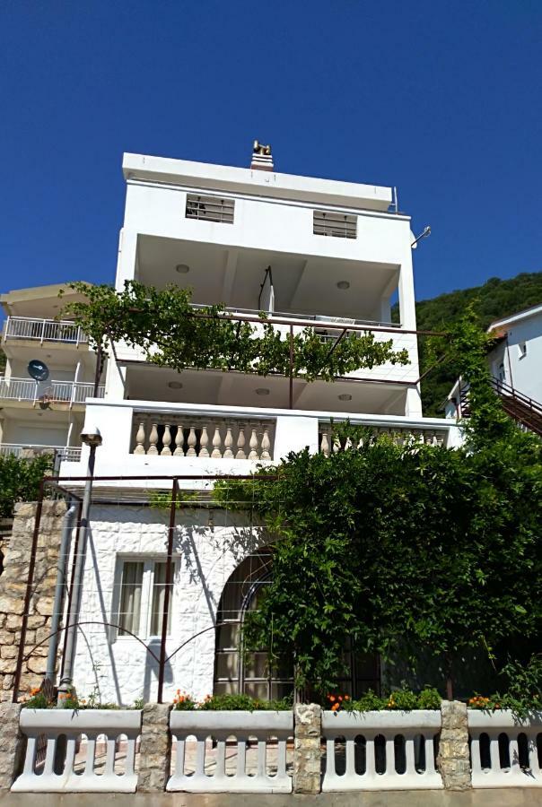 Apartmani Jovanovic Petrovac المظهر الخارجي الصورة